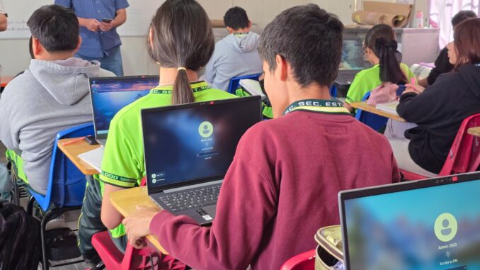 Equipan a planteles con Programa Escuelas Competitivas