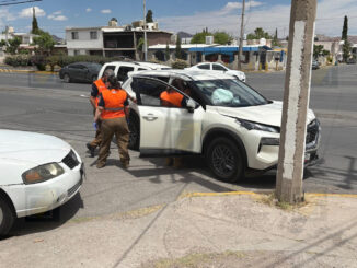 Choque en cruce de Ortiz Mena deja tres personas lesionadas