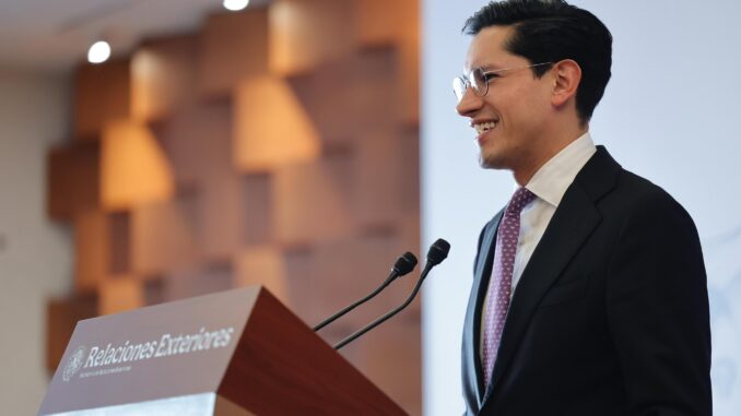 Roberto Velasco viaja a Bruselas, previo a ratificación del acuerdo México-UE