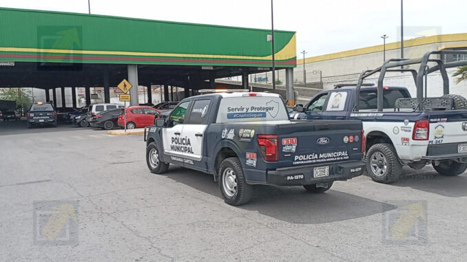 Pareja armada irrumpe en tienda y agrede a guardia tras presunto conflicto previo